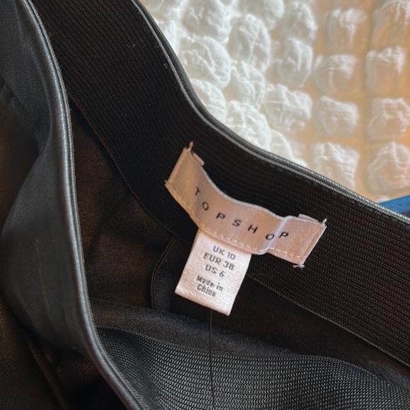 TOPSHOP Black Faux Leather Flare Pants Zipper Retro Goth Women’s Size 6 NEW - Picture 11 of 13